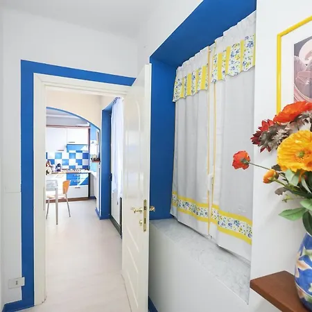 With 3 Bedrooms In With Enclosed Garden And Wifi 100 M From The Beach *